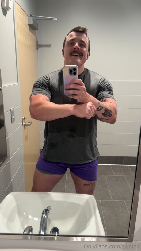 Swoleli estrella erótica fotos