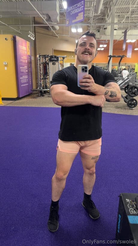 Swoleli actrice hd images