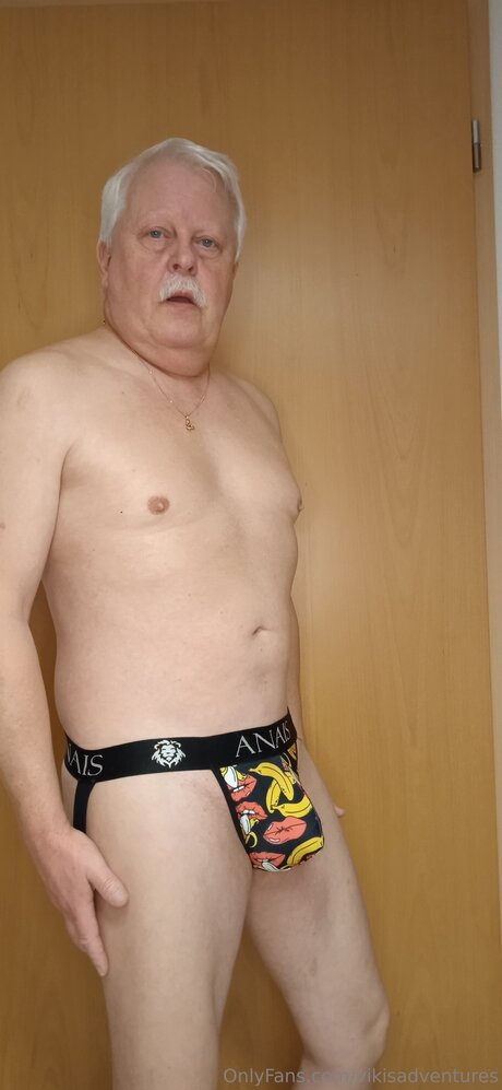 Vikisadventures hermosa actriz foto