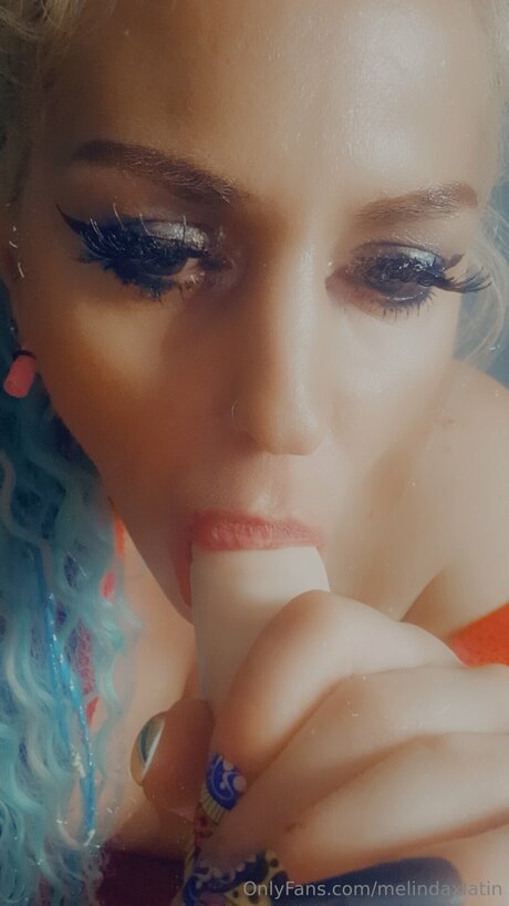Melindaxlatin actrice artistique des photos