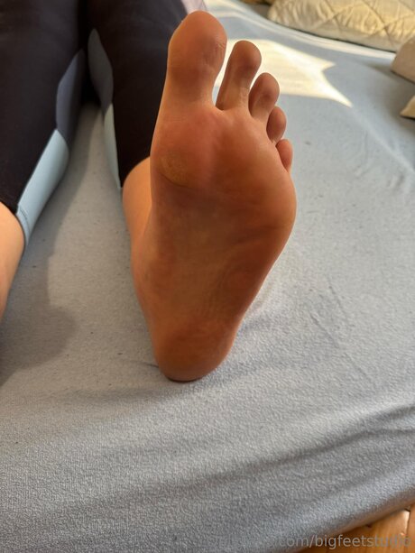 Bigfeetstudio actriz porno foto