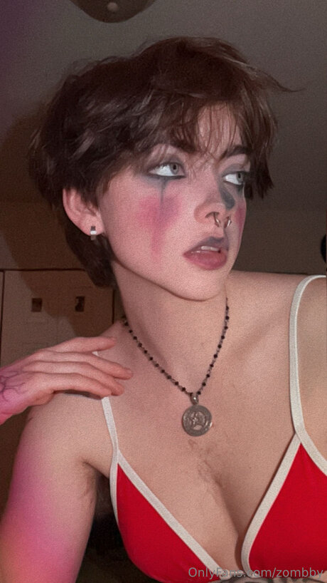 Zombby estrella porno gratis fotos