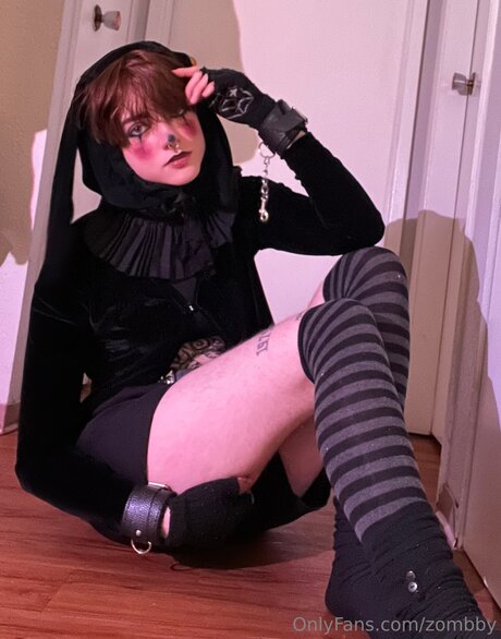 Zombby estrella atractiva fotos