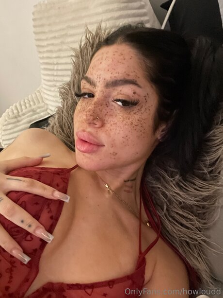 Howloudd sexy pornstar pic
