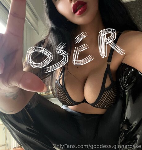 Goddess Ginnarosse naked model pictures