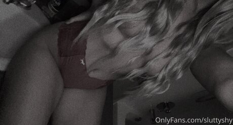 Sluttyshy estrella porno perfecta foto