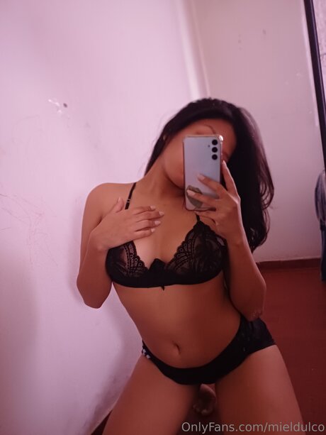 Mieldulco xxx model gallery