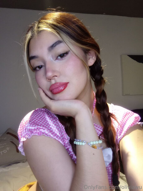 Oliviawu estrella porno sexy foto