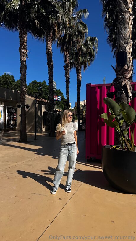 Your Sweet Mummy estrella porno xxx foto