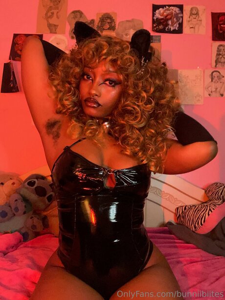 Bunniibiites modèle gratuit photos