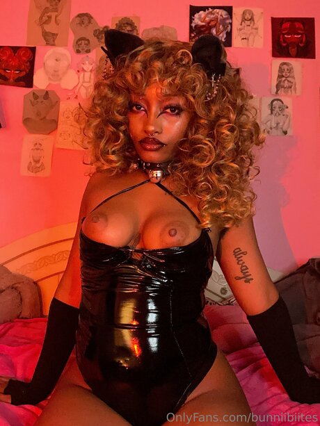 Bunniibiites haut étoile photos