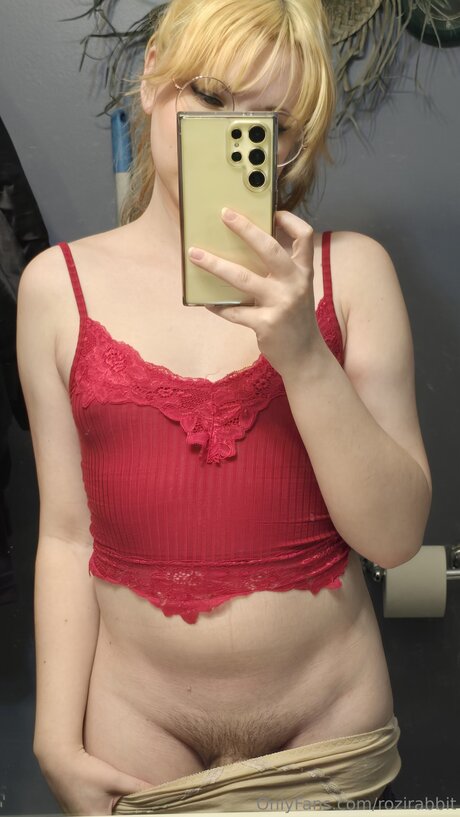 Rozirabbit actriz caliente fotos