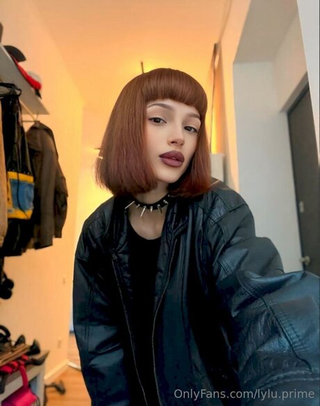 Lily Konfetka modelo mejor fotos