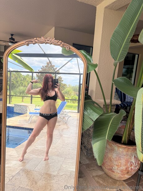 Strongvampirex modèle xxx des photos