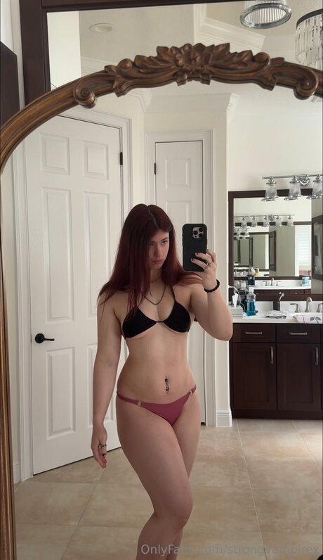 Strongvampirex naked model pictures