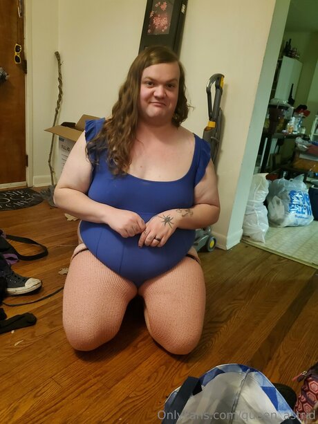 Queen Astrid étoile adulte galerie