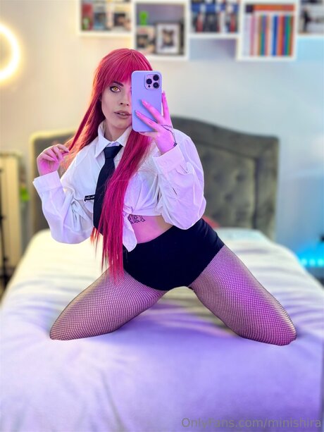 Minishira arte estrella porno galerías