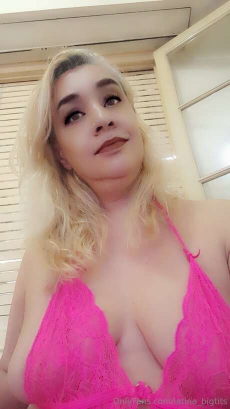 Latina Bigtits arte estelar fotos