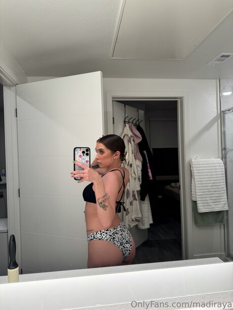 Laylarayaa modelo galerías