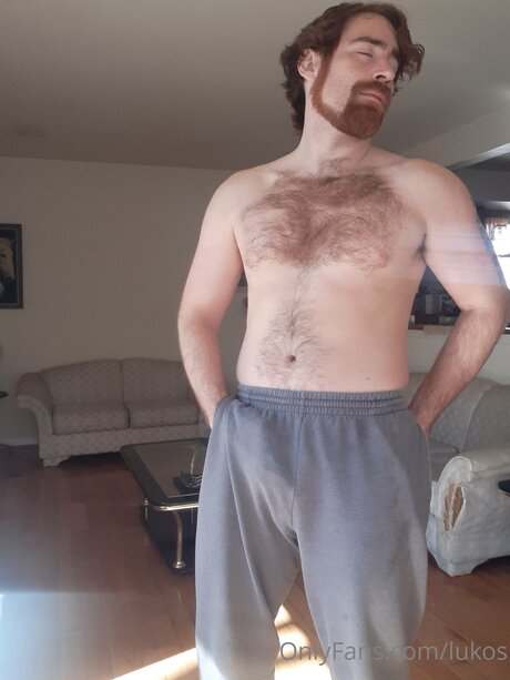 Lukos modelo agradable imagen