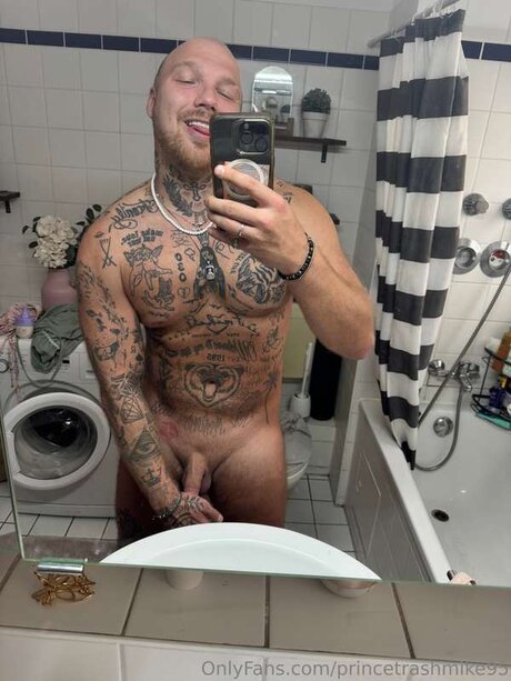 Mikeyboy95 model nice photo