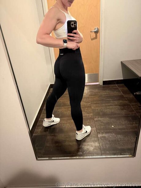 Kinkyengrnextdoor naked pornstar pic