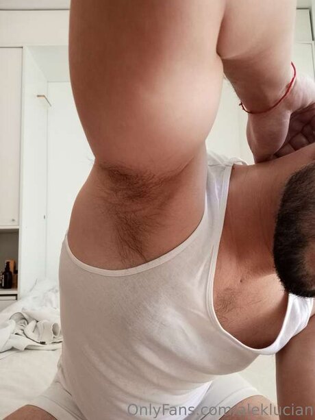 Aleklucian star naked galleries
