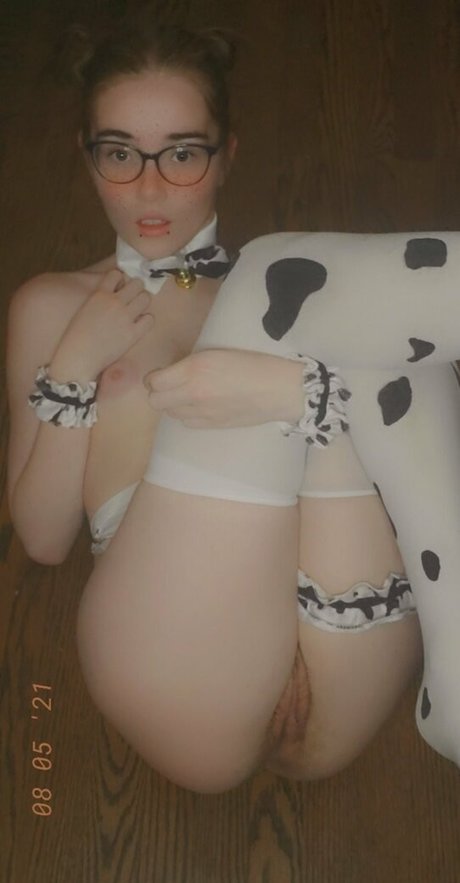 izzy hellbourne modèle artistique des photos