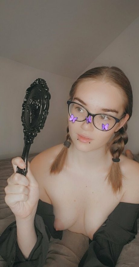 izzy hellbourne actriz porno fotos