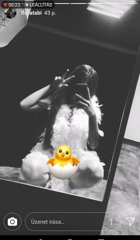 Flora Tabi modelo desnuda imagen