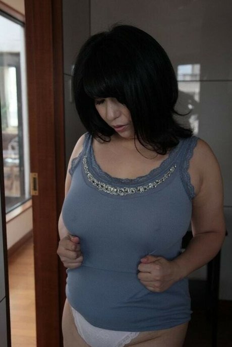 Yukari Orihara exclusive star images
