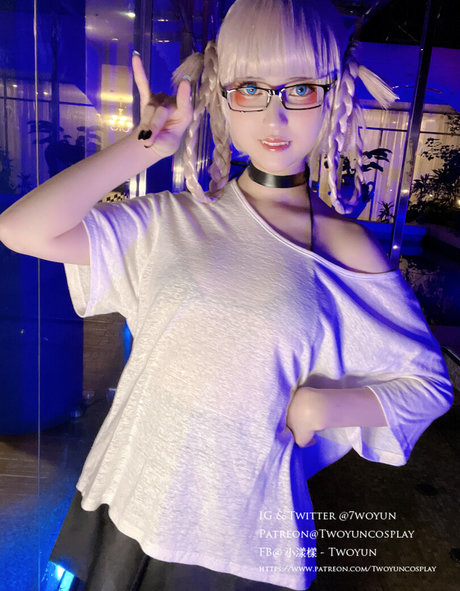 Twoyun estrella porno atractiva galería