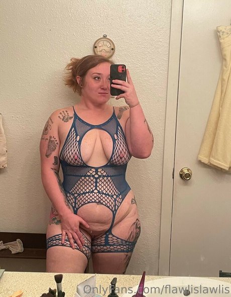 Flawlislawlis star nudes photos