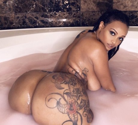 Ms Fernandes25 xxx star du porno archive