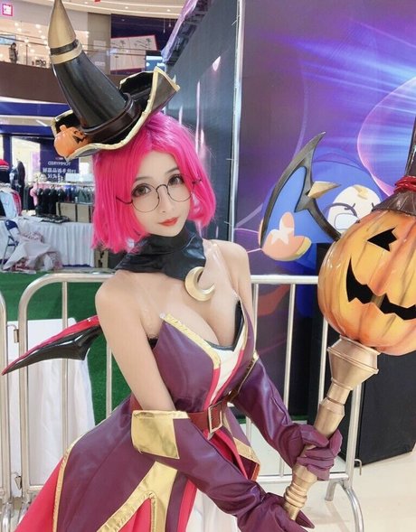 Rioko Cosplay modèle pornographique image