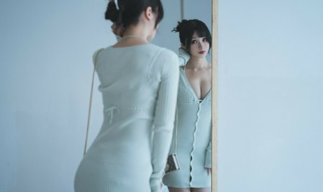 Rioko Cosplay estrella porno hermosa fotos