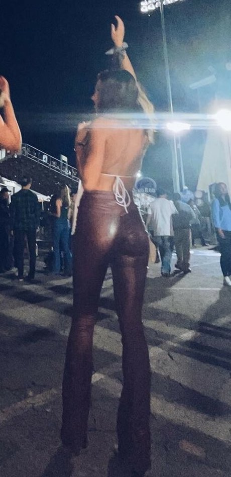 Josie Conely estrella caliente archivo