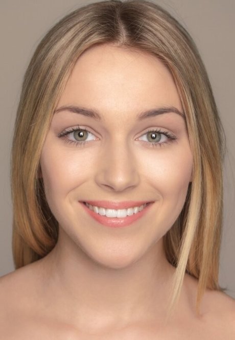 Laura Michalowicz pornstar nude pics