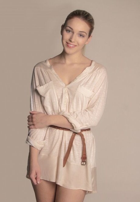 Laura Michalowicz model high quality pictures
