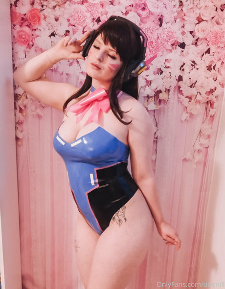 doenill actrice de nus image