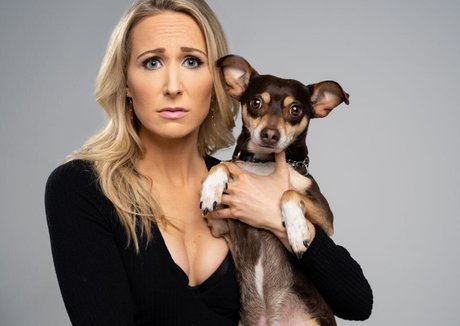 Nikki Glaser actriz adulta imagen
