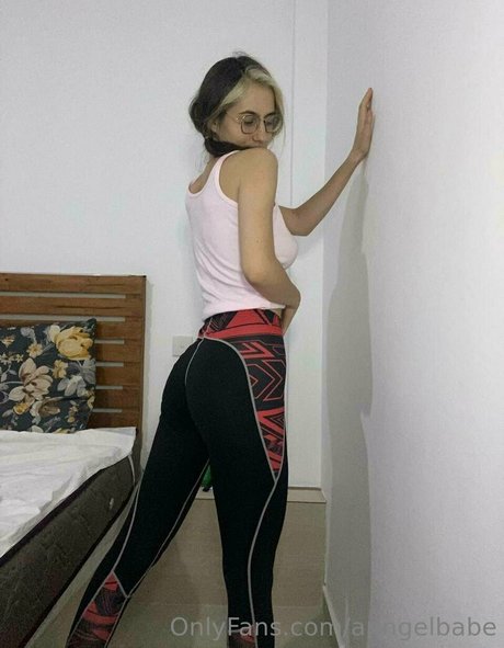 anngelbabe modelo desnudos galerías