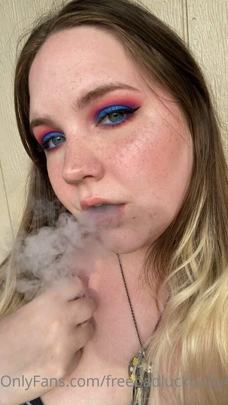 freebadluckbaby420 actriz desnuda imágenes