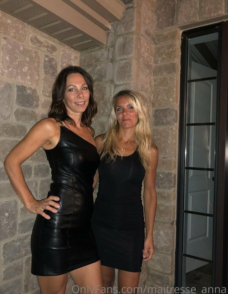 Misszenanna estrella porno adulto imágenes