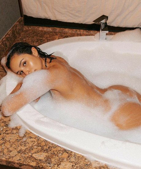 Alejandra Cobos actrice exclusive collection