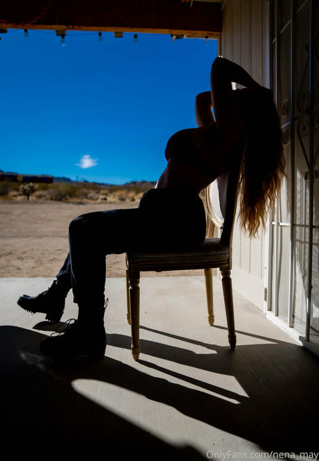 Nena May modèle xxx image