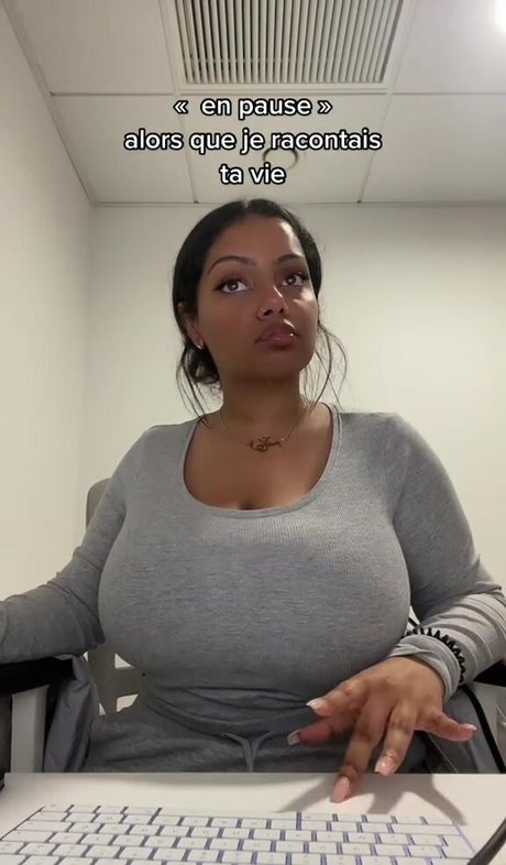 Zina Hadid Miniature