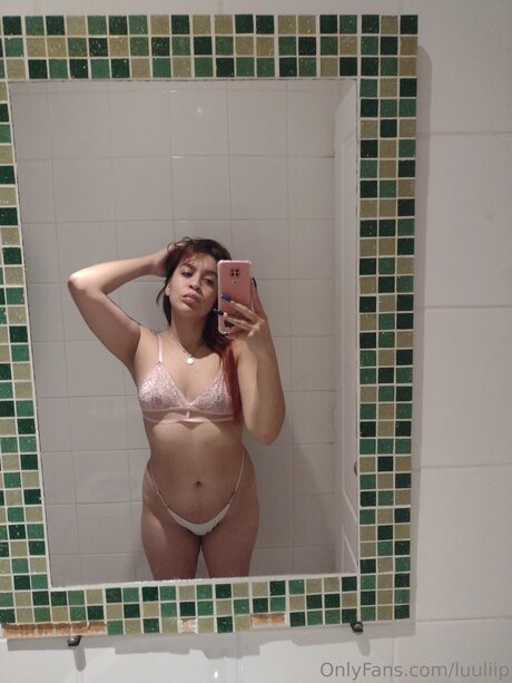 Luuliip xxx pornstar image