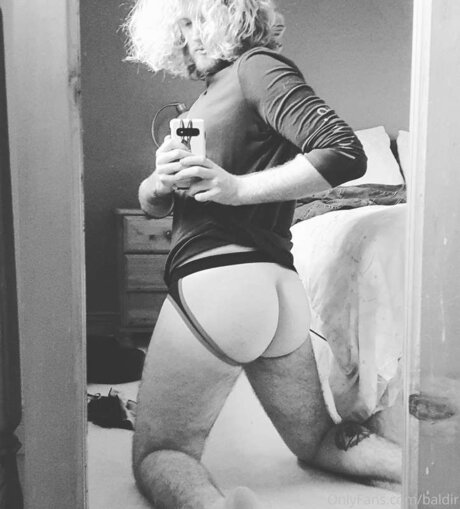 Baldir modelo agradable imagen