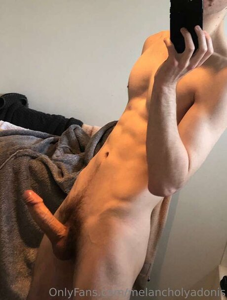 Melancholyadonis modèle joli galerie